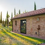 Poggio Antico مزرعة للإقامة *