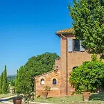 مزرعة للإقامة Poggio Antico Binami